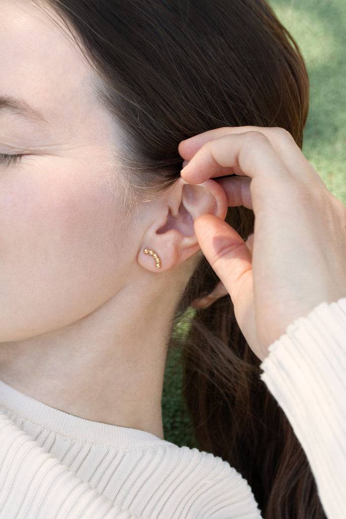 JUKSEREI BONBON EAR STUDS Kostenlose Rückgabe