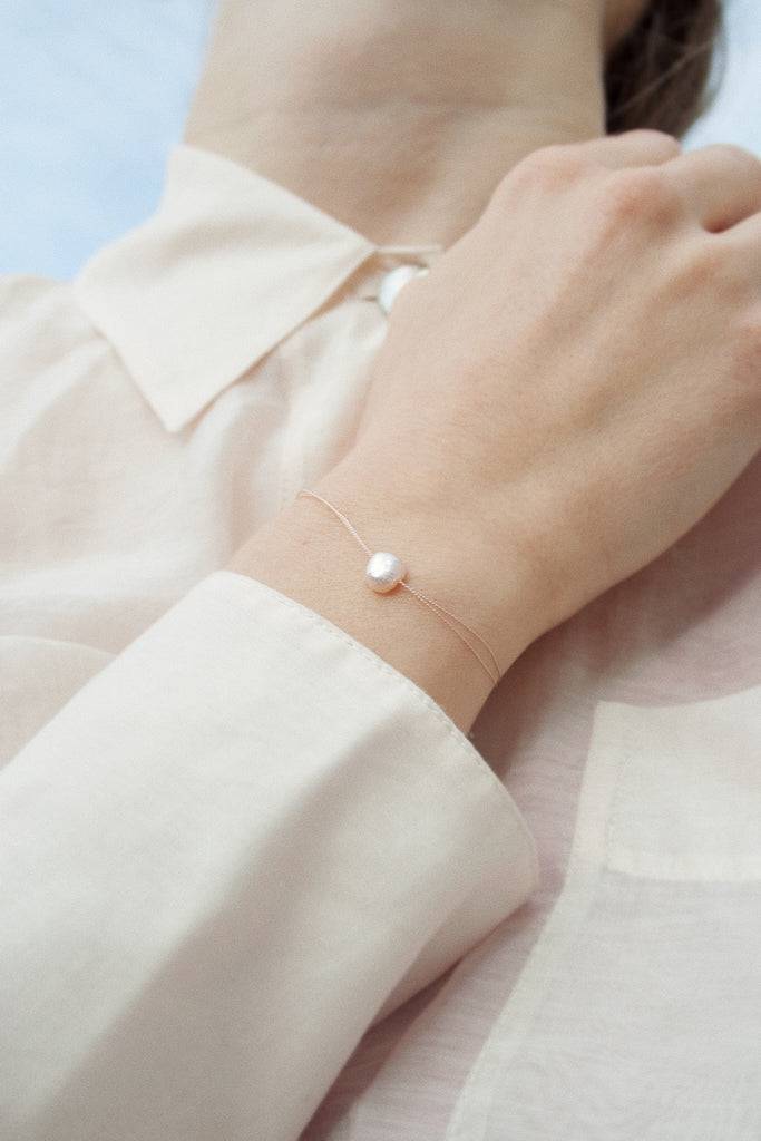 JUKSEREI GOOD LUCK BRACELET PEARL Kostenloser Versand