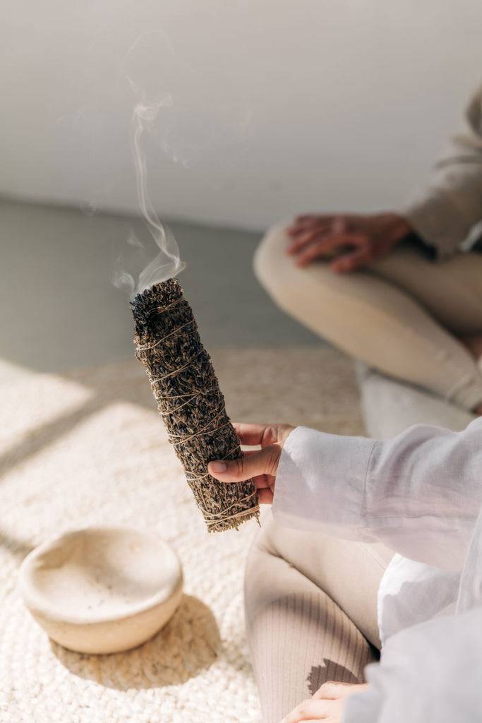 JUKSEREI KRUUT · SLOW MOTION SMUDGE STICK Osterangebot
