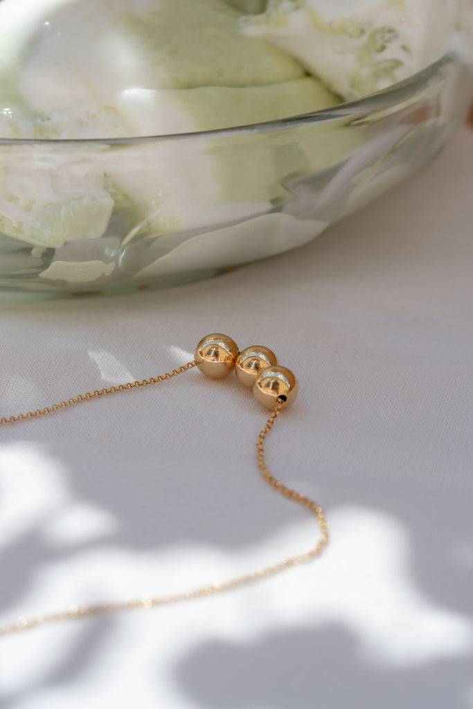 JUKSEREI BOULES NECKLACE Super Rabatt
