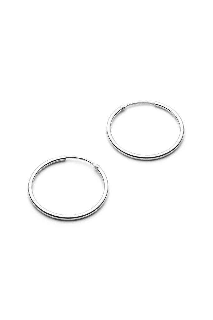 JUKSEREI HOOP EARRINGS Rabatte dieses Monats