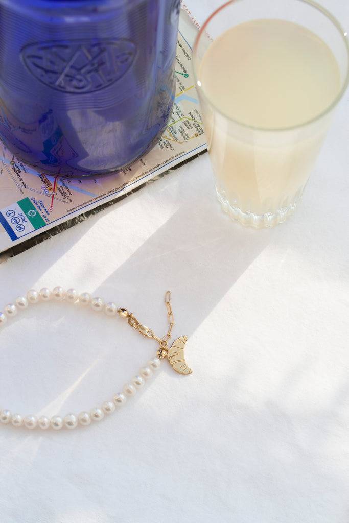 JUKSEREI CROISSANT PEARL BRACELET Auslauf