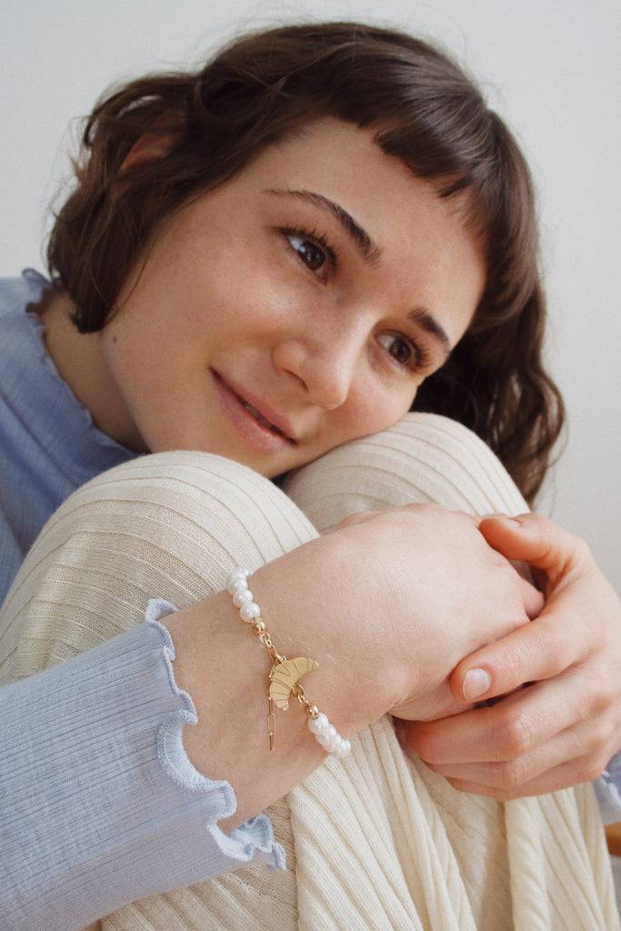 JUKSEREI CROISSANT PEARL BRACELET Auslauf