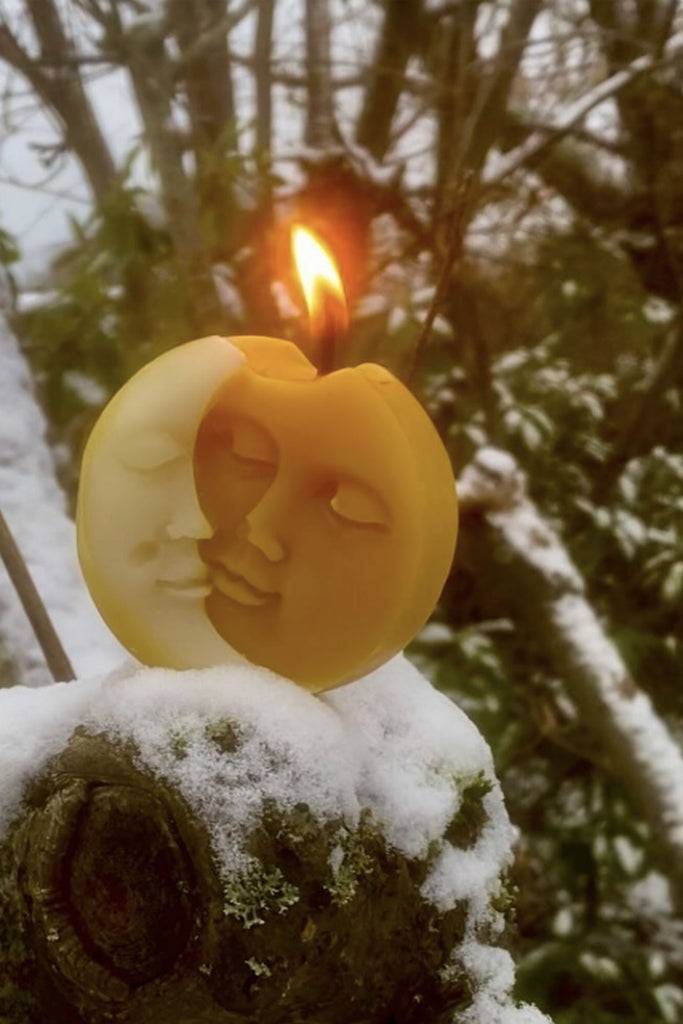JUKSEREI SOLLYS · MOON/SUN BEESWAX CANDLE Rabatte dieses Monats