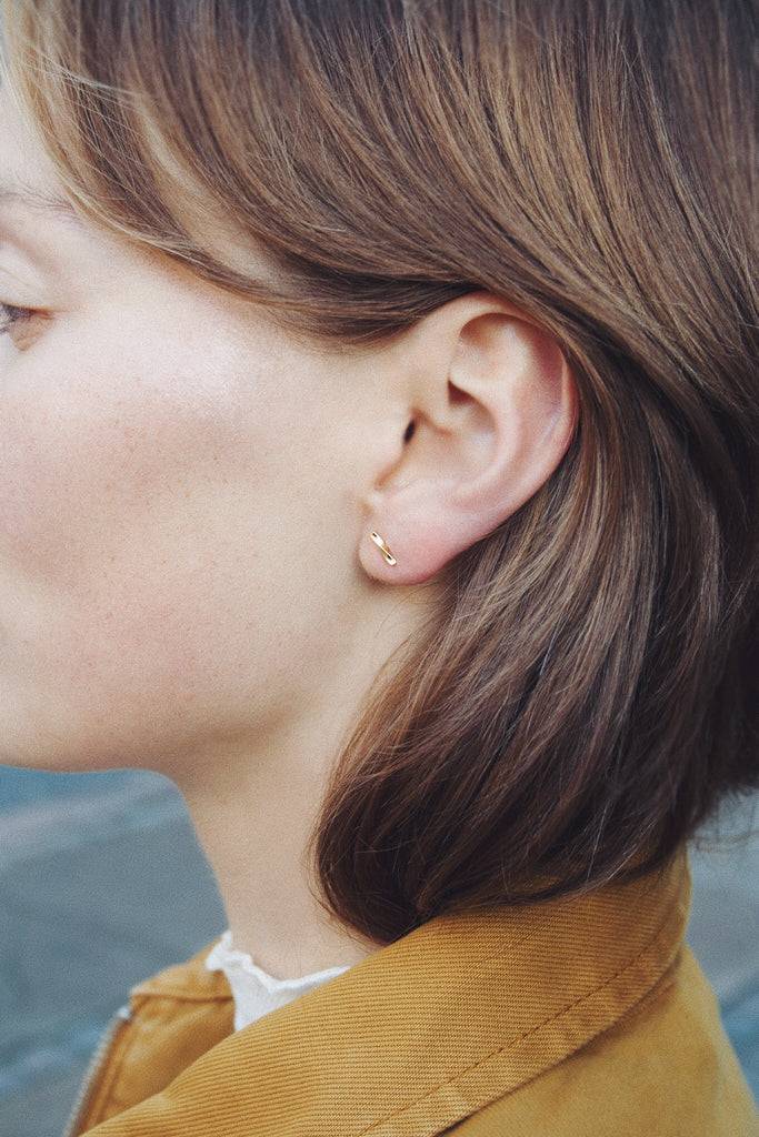 JUKSEREI EMBER EAR STUDS Preisnachlass