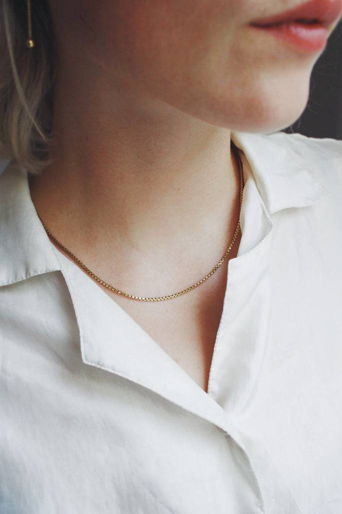 JUKSEREI BOX NECKLACE Sonderangebote