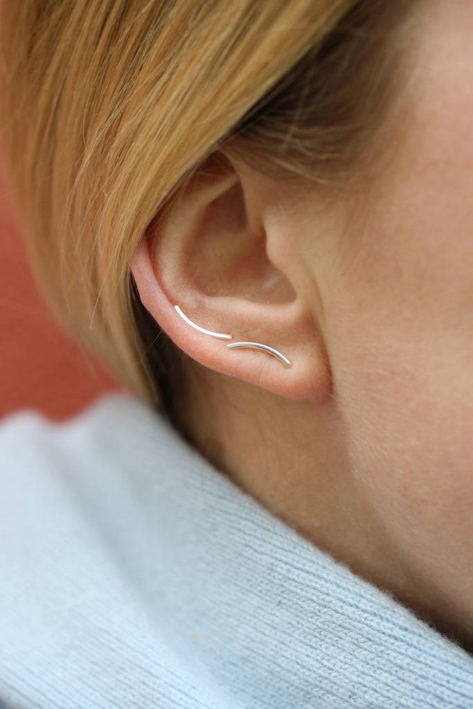 JUKSEREI CURVED EAR STUDS Letzte 2 Tage