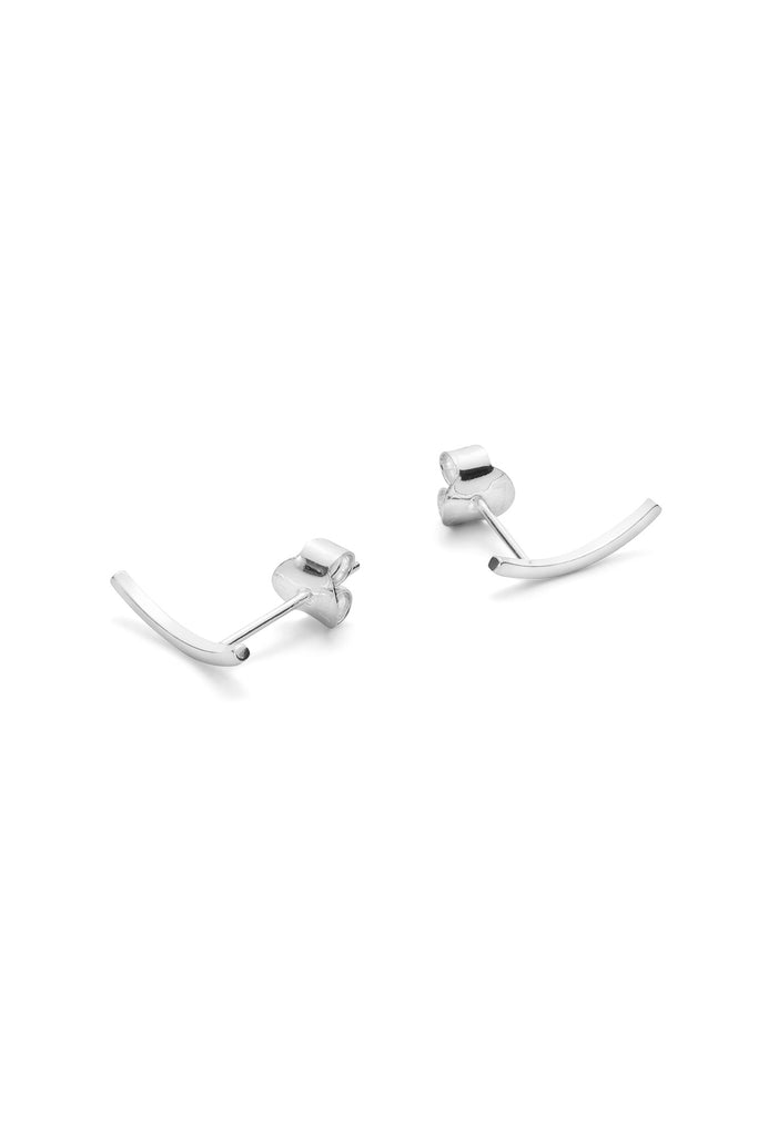 JUKSEREI CURVED EAR STUDS Letzte 2 Tage