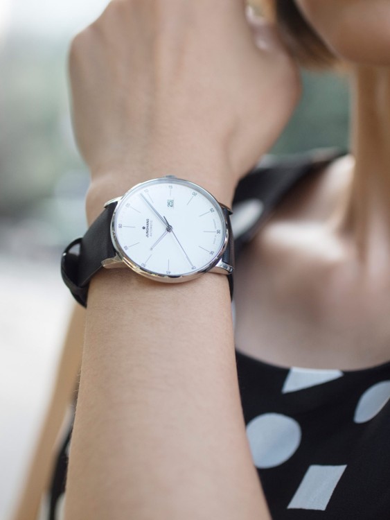 Junghans FORM A Bis zu 65% Rabatt