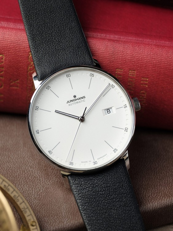 Junghans FORM A Bis zu 65% Rabatt