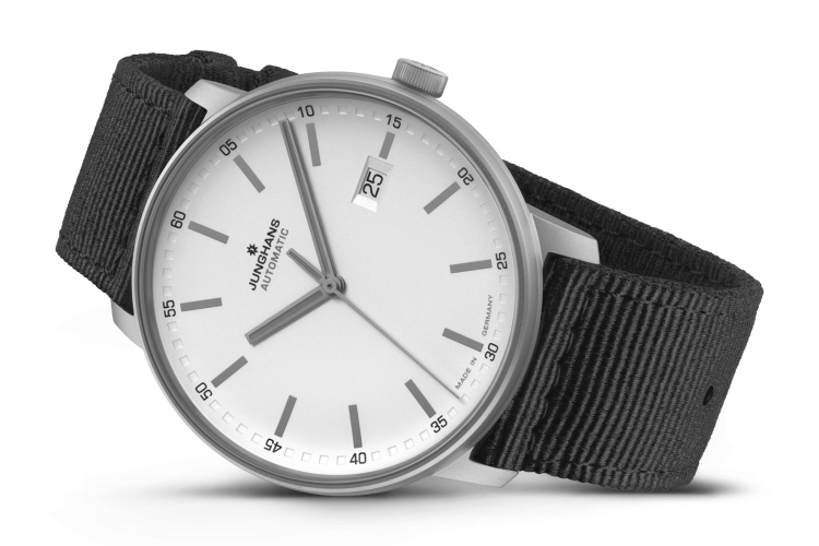 Junghans FORM A Titan Sonderangebot der Fabrik