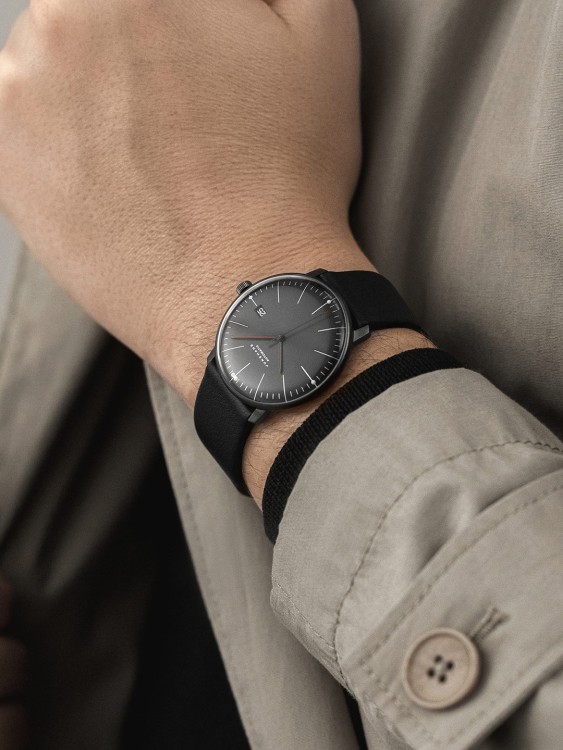 Junghans max bill Automatic Bauhaus im Angebot