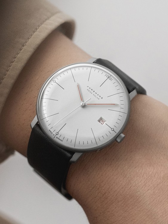 Junghans max bill MEGA Solar Bauhaus Cyber Monday
