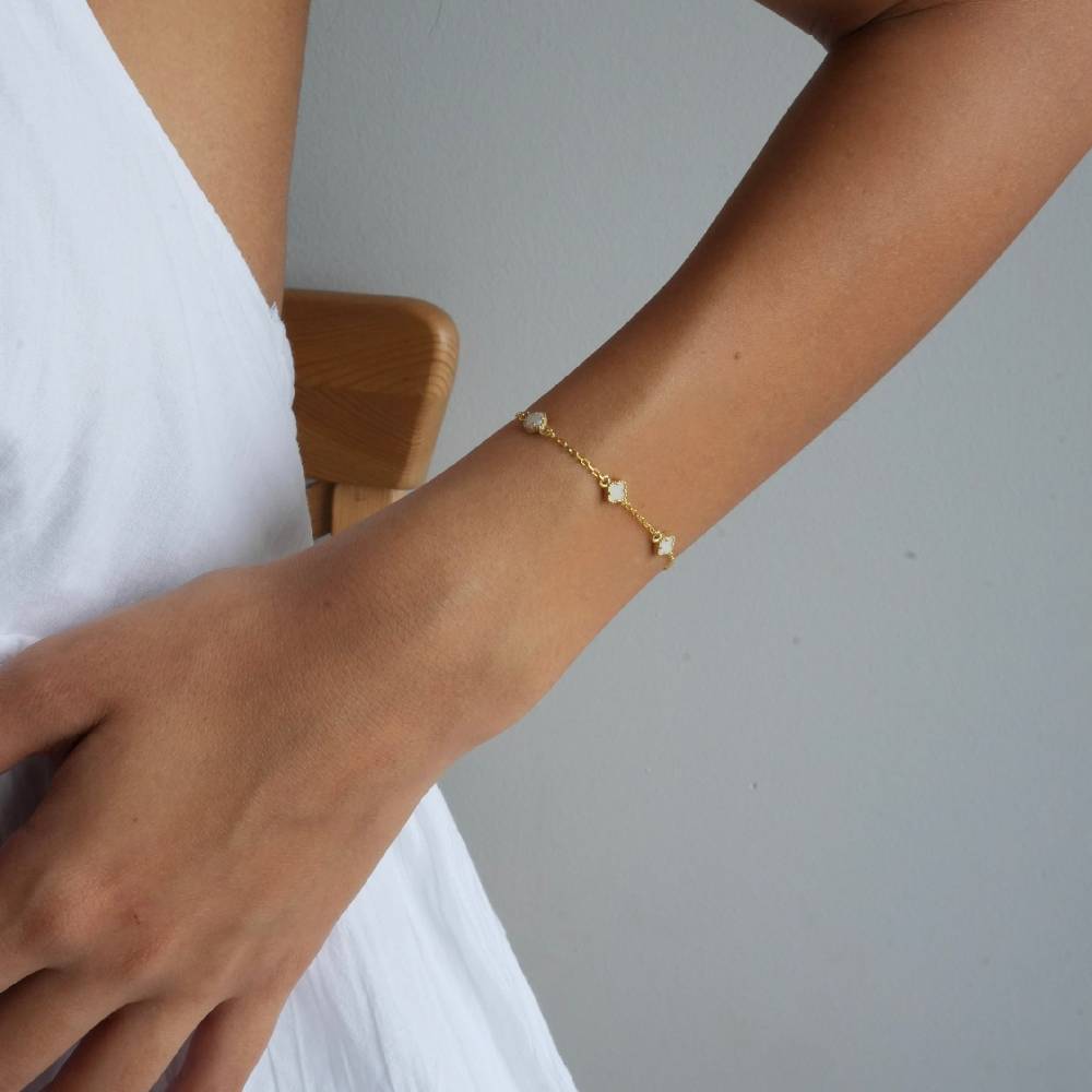 Kardelen MINIMAL WEISSE KLEE ARMKETTE - 925 SILBER Valentinstagsangebot