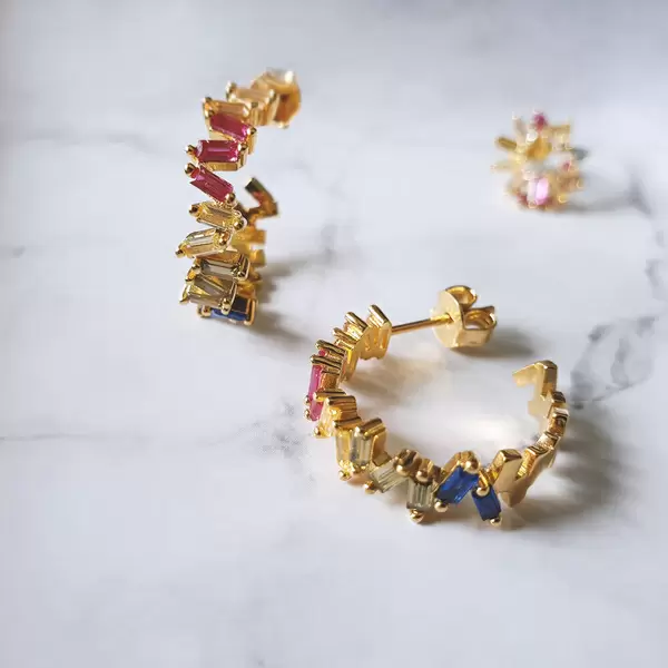 Leaf Jewelry Creole ICE CUBE, Multi Colour Zirkonia, 18 K Gelbgold vergoldet Bestseller
