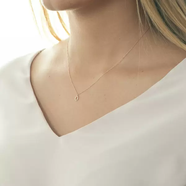 Leaf Jewelry Halskette Letter "O", 14 K Rosegold mit Diamanten Im Verkauf