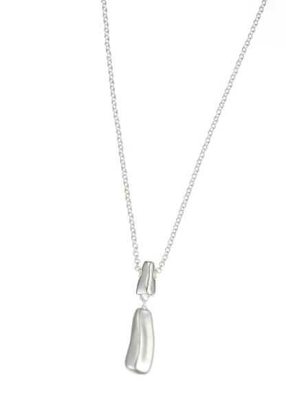 Leslii Lange Halskette Matt Look in Silber Neueste Stile