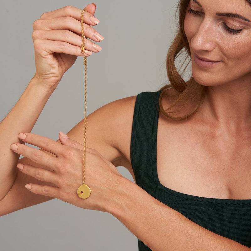 Mosuo Jewellery Geburtsstein Halskette Januar - Vermeil & Granat zollfrei