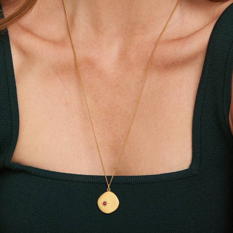 Mosuo Jewellery Geburtsstein Halskette Juli - Vermeil & Rubin Auslauf