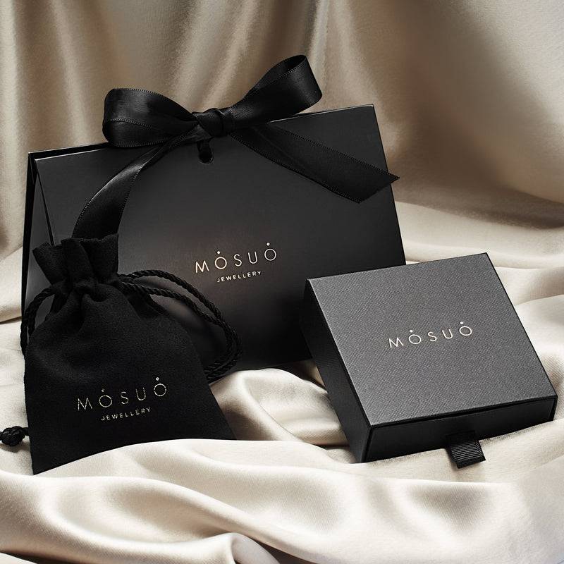 Mosuo Jewellery Diamant Buchstaben Halskette “W”- Vermeil Blitzverkäufe