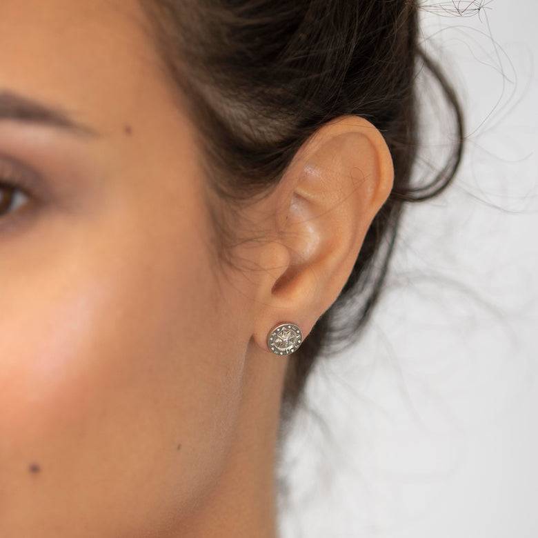 Nana Kay Lucky Amulet Ohrstecker Räumungsverkauf