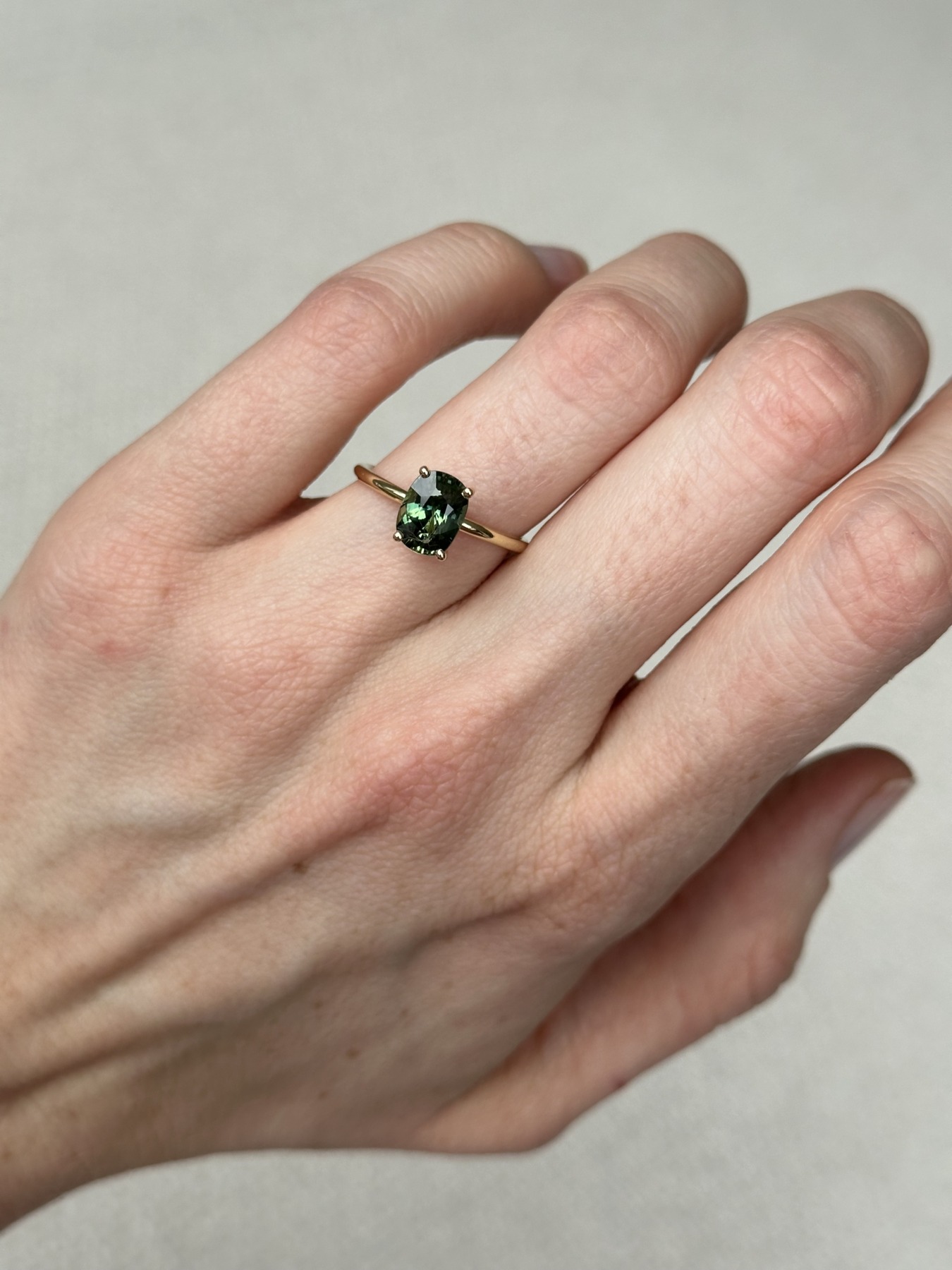 Nina Kastens Oval Green Sapphire Ring Riesige Ersparnisse