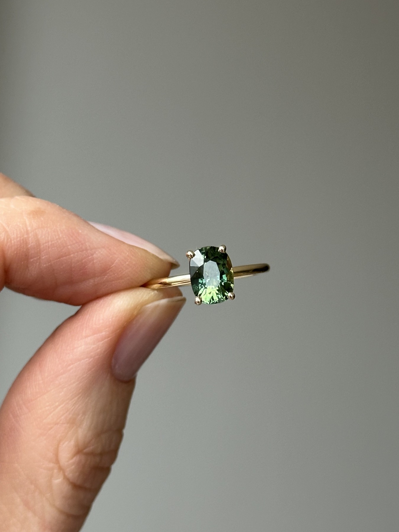 Nina Kastens Oval Green Sapphire Ring Riesige Ersparnisse