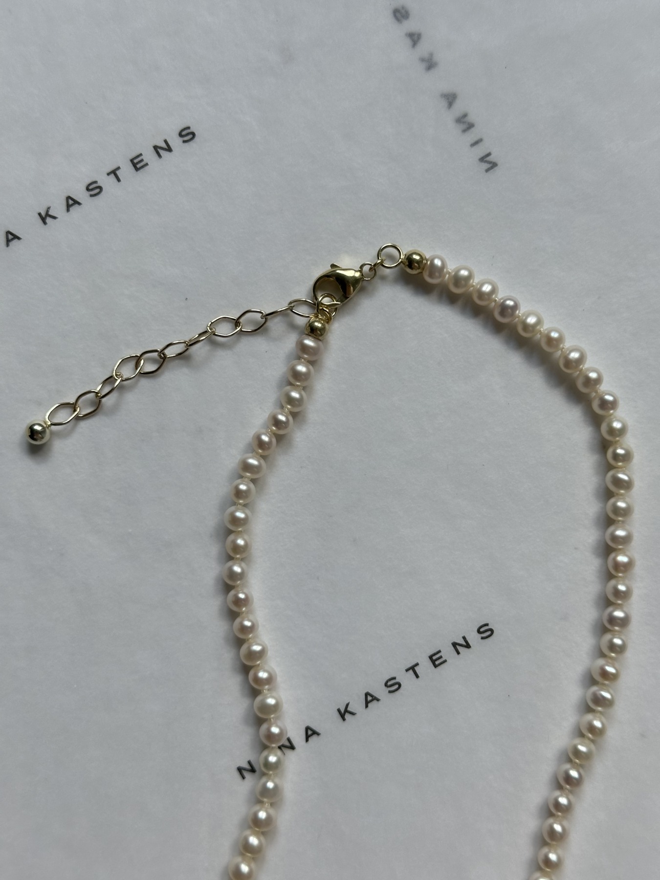 Nina Kastens GOOD Graffiti Pearl Choker Blitzverkäufe