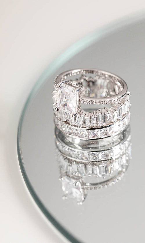 Paul Valentine Emerald Pavé Ring Im Verkauf