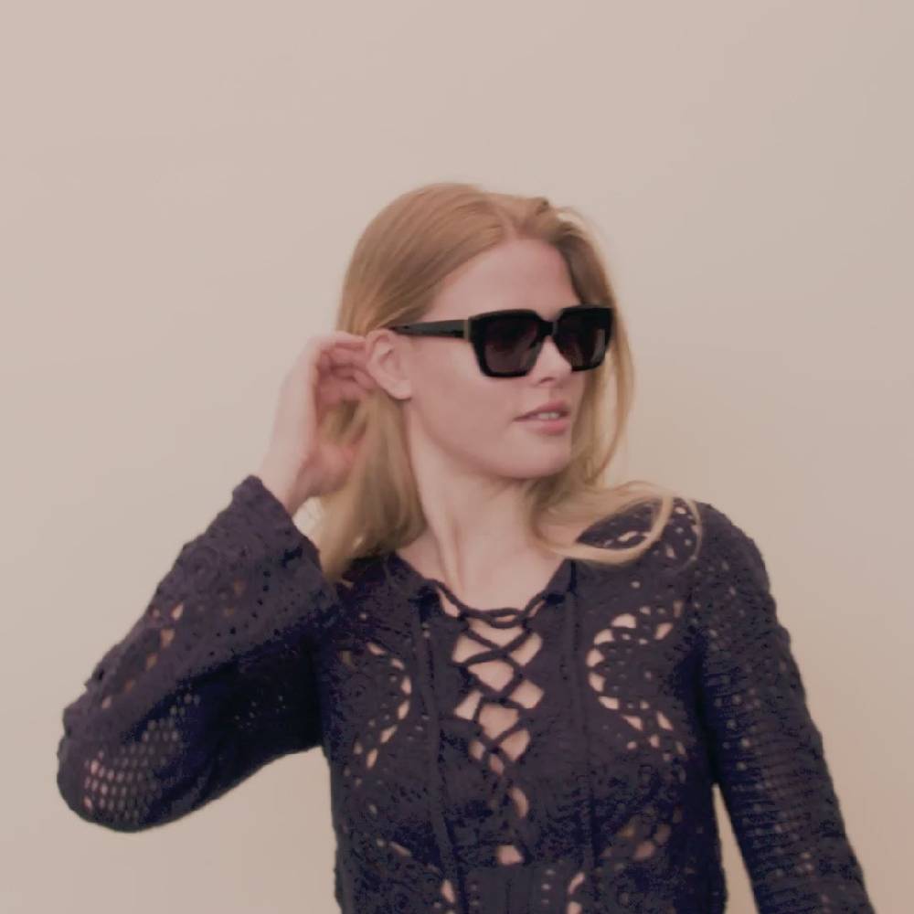 Pilgrim JOGLI Recycelte Sonnenbrille Schwarz/Gold Blitzverkäufe