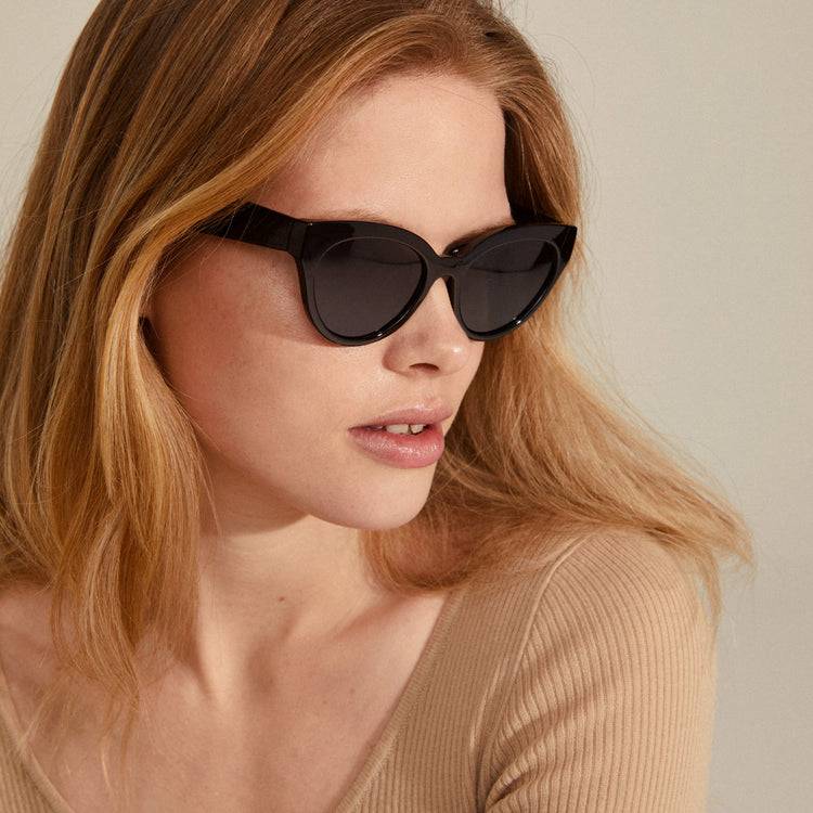 Pilgrim RAISA Recycelte Sonnenbrille Schwarz Exklusivangebot