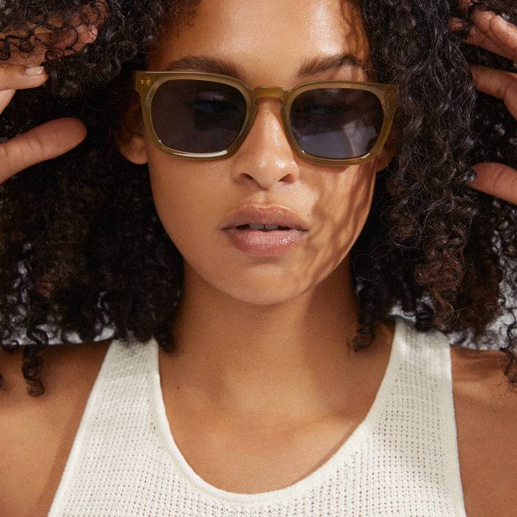 Pilgrim ELETTRA ikonische Retro-Sonnenbrille kristallgrün Rabatte dieses Monats