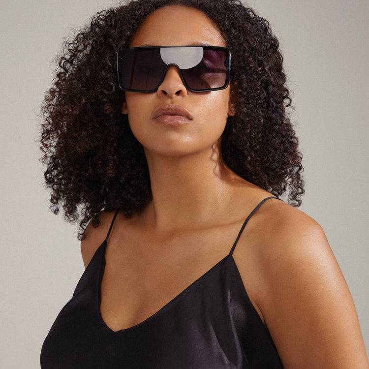 Pilgrim OCEANE eckig geformte Shield-Sonnenbrille schwarz Outlet