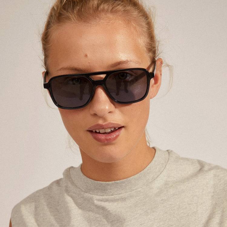 Pilgrim ELODIE recycelte Piloten-Sonnenbrille schwarz Verkauf