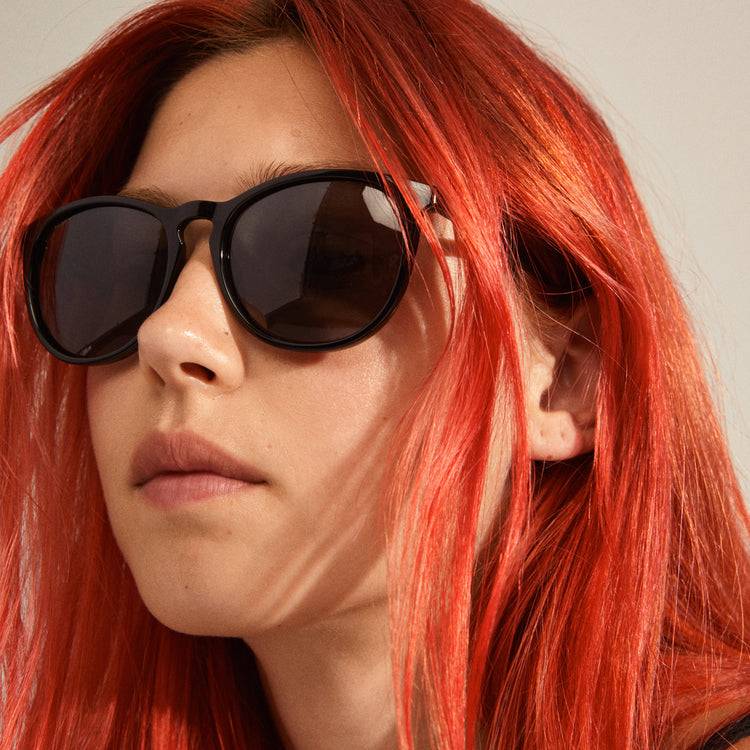 Pilgrim CAMILLA recycelte klassische Sonnenbrille schwarz Fabrikverkauf