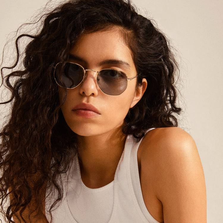 Pilgrim RYLAN Sonnenbrille Grau/Gold Fabrik Onlineshop