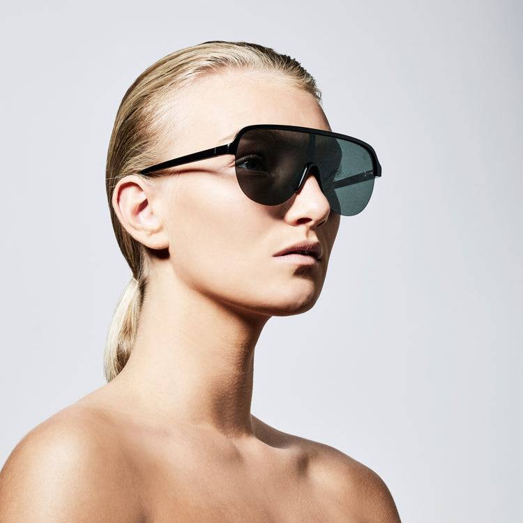 Pilgrim BINNIE Shield Sonnenbrille schwarz VIP-Rabatte