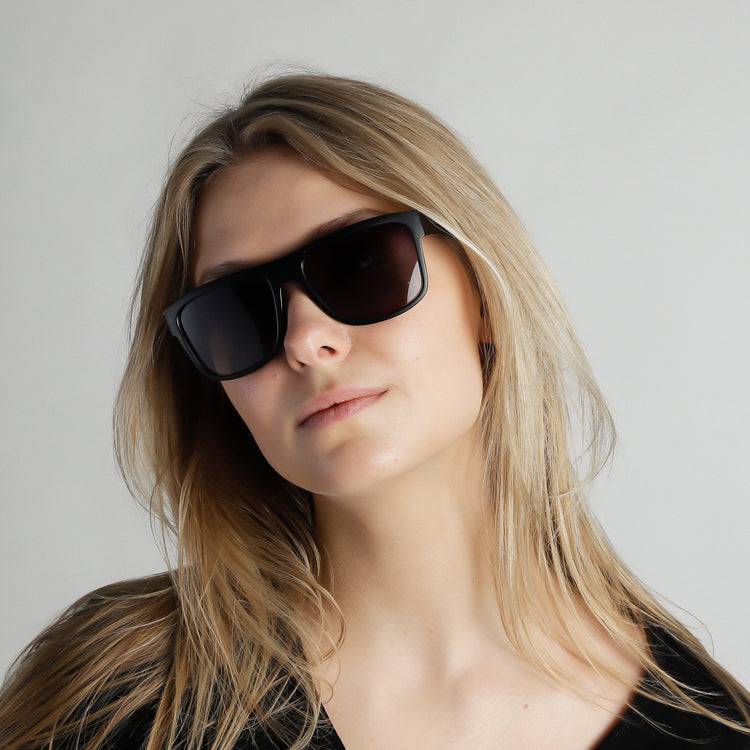 Pilgrim Sonnenbrille : Kara : Schwarz Cyber Monday