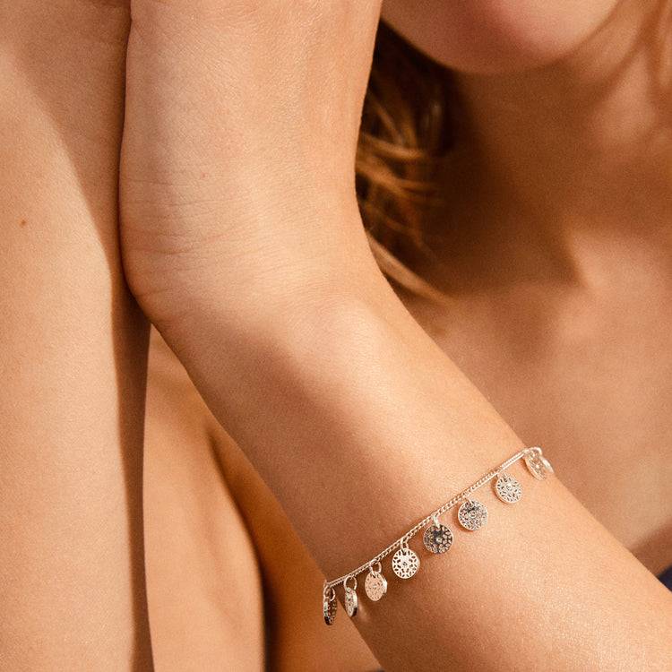 Pilgrim CAROL Armband m. kleinen filigranen coins versilbert Bestseller