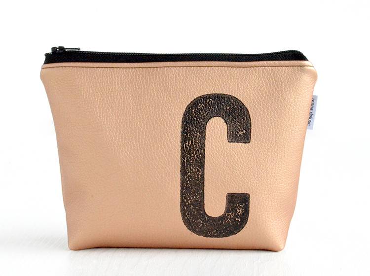 Renna Deluxe Kosmetiktasche Metallic KUPFER mit Buchstabe / vegan Heißer Verkauf