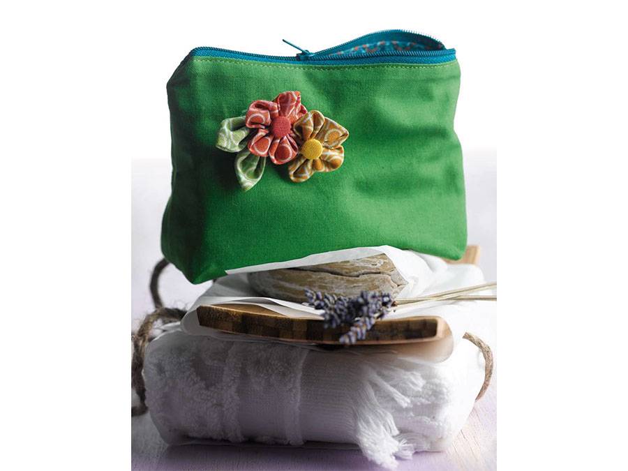 Renna Deluxe KANZASHI – Japanischer Haarschmuck und andere Kleinigkeiten aus Stoff, Kreativbuch Exklusive Angebote