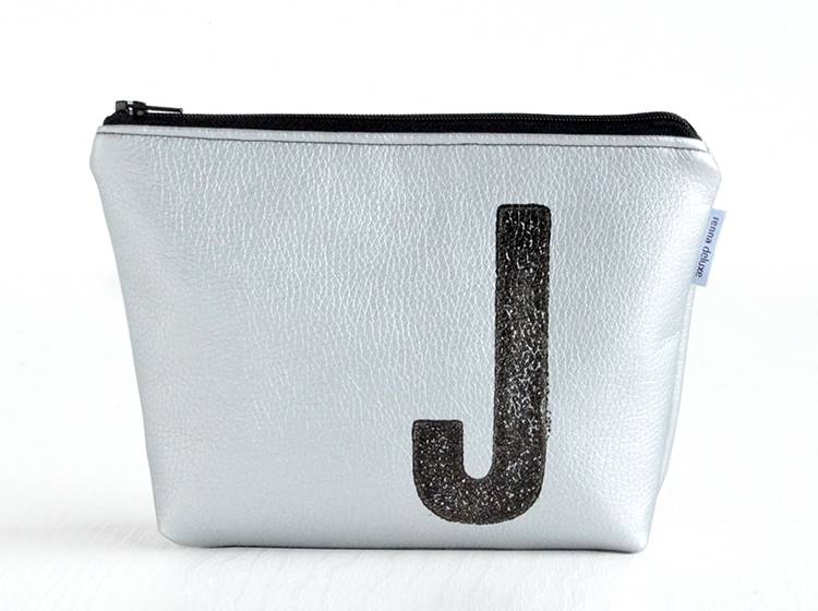 Renna Deluxe Kosmetiktasche Metallic SILBER mit Buchstabe Auslauf