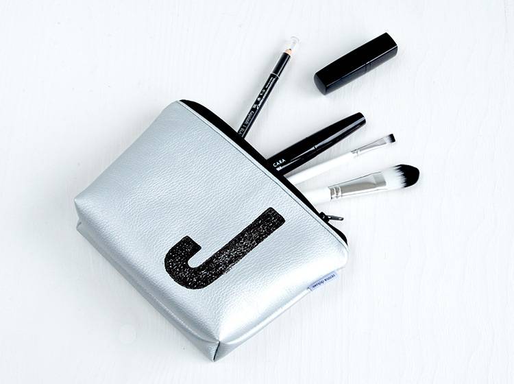 Renna Deluxe Kosmetiktasche Metallic SILBER mit Buchstabe Auslauf