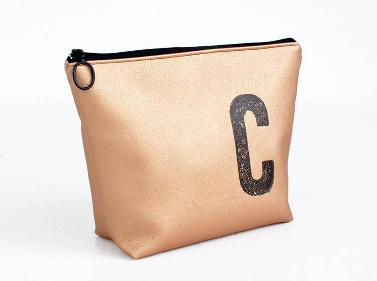 Renna Deluxe Waschtasche Metallic KUPFER mit Buchstabe, vegan Versandkostenfrei