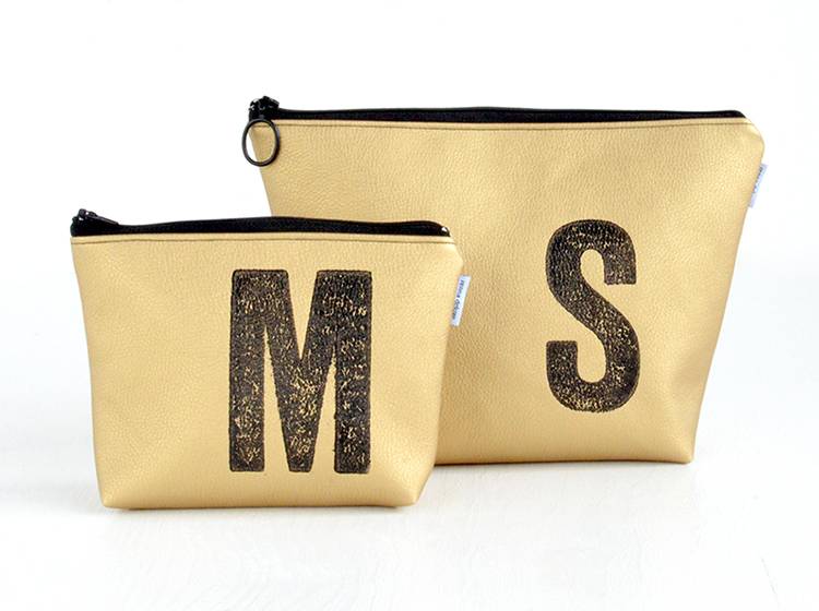 Renna Deluxe Waschtasche Metallic GOLD mit Buchstabe, vegan Großer Ausverkauf
