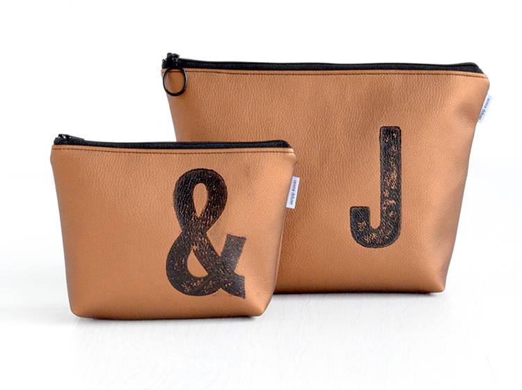 Renna Deluxe Waschtasche Metallic BRONZE mit Buchstabe personalisiert, vegan Flash Sale