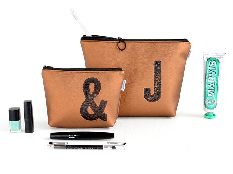 Renna Deluxe Kosmetiktasche Metallic BRONZE mit Buchstabe / vegan Saisonschlussverkauf