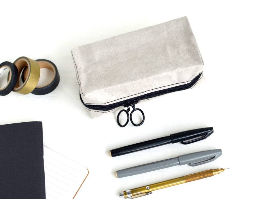 Renna Deluxe Individualisiertes Federmäppchen mit Monogramm grau Exklusive Angebote
