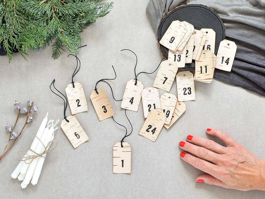 Renna Deluxe Adventskalender Zahlen Anhänger aus Birkenrinde Sonderangebot