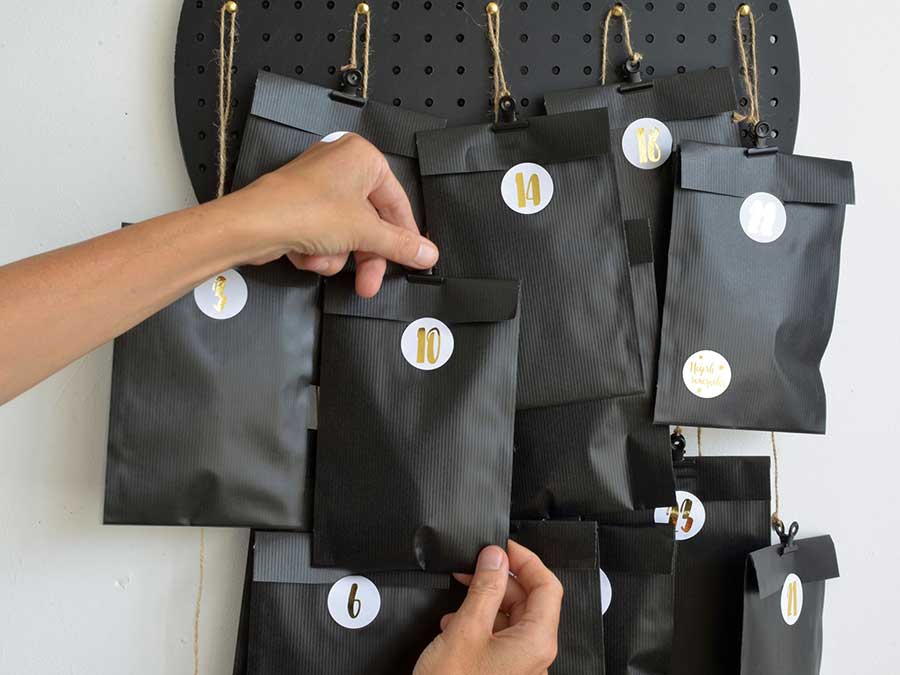 Renna Deluxe RAMADAN Kalender Gold mit schwarzen Tüten Letzte 3 Tage